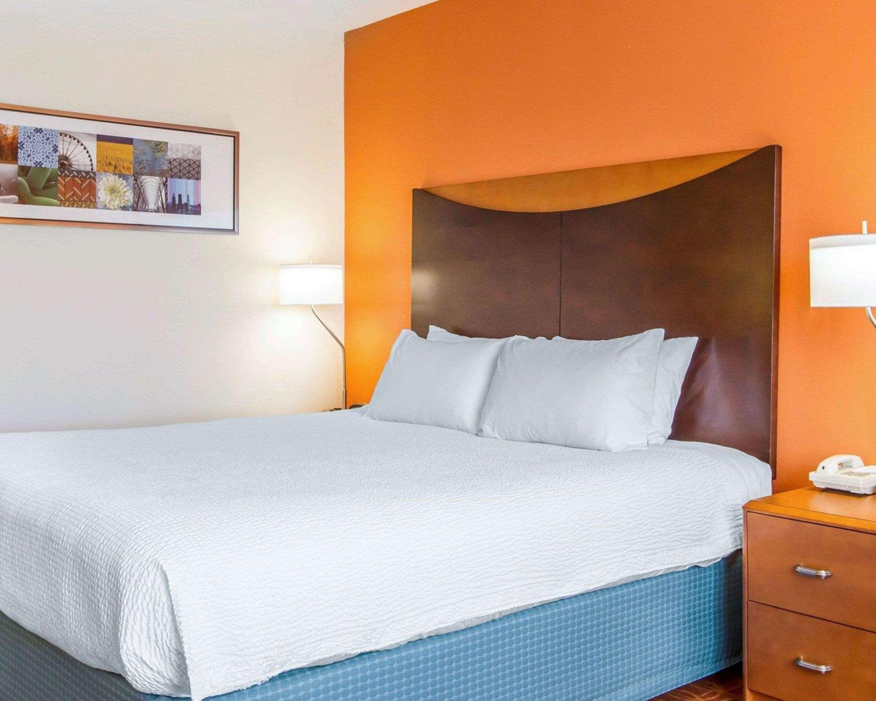 Quality Inn & Suites Keokuk North Exteriör bild