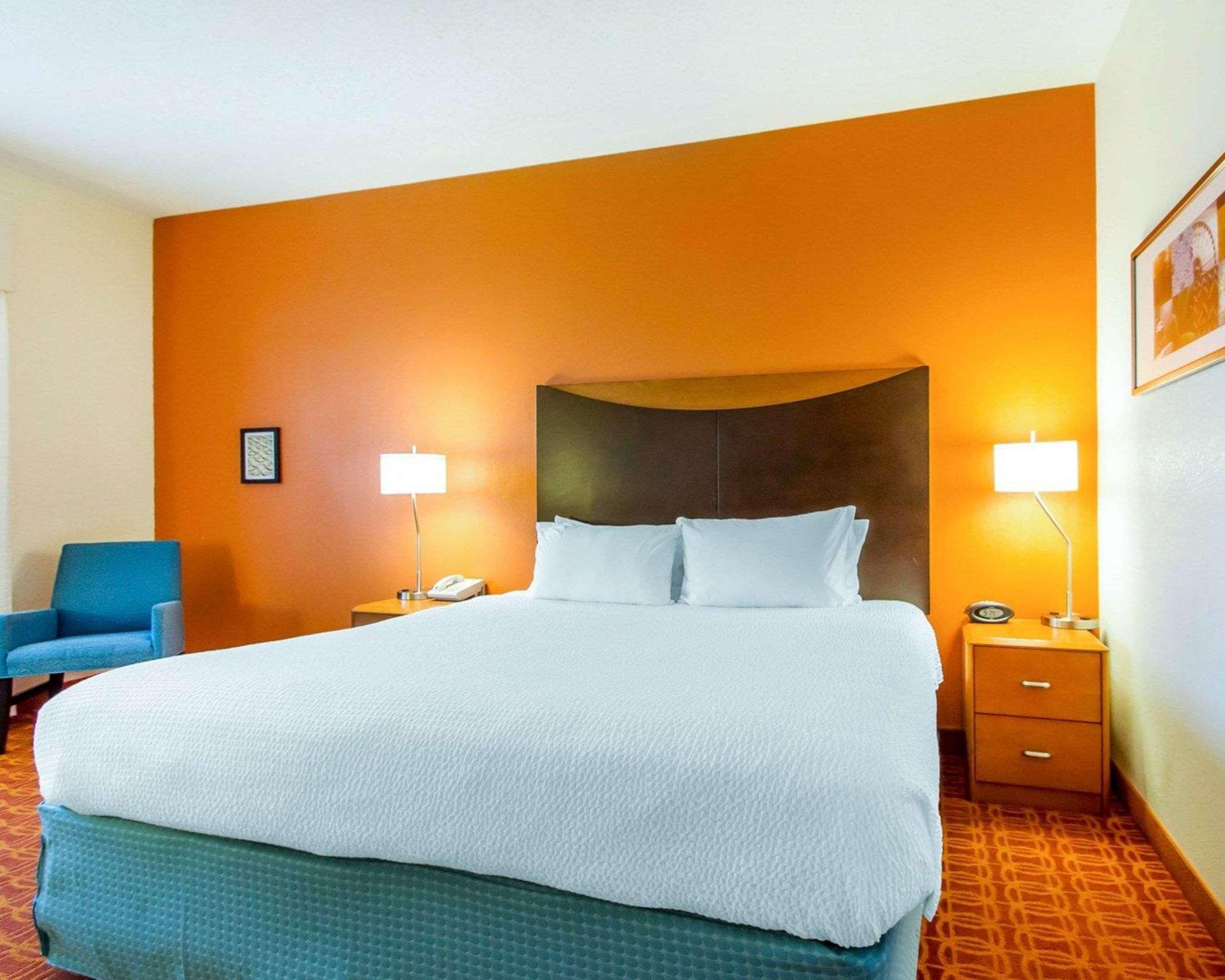 Quality Inn & Suites Keokuk North Exteriör bild