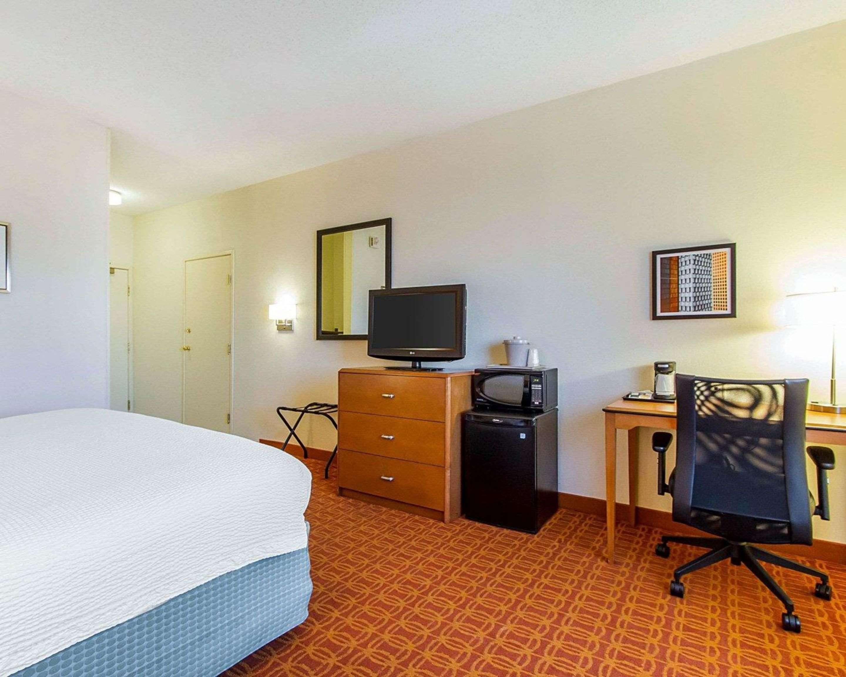 Quality Inn & Suites Keokuk North Exteriör bild