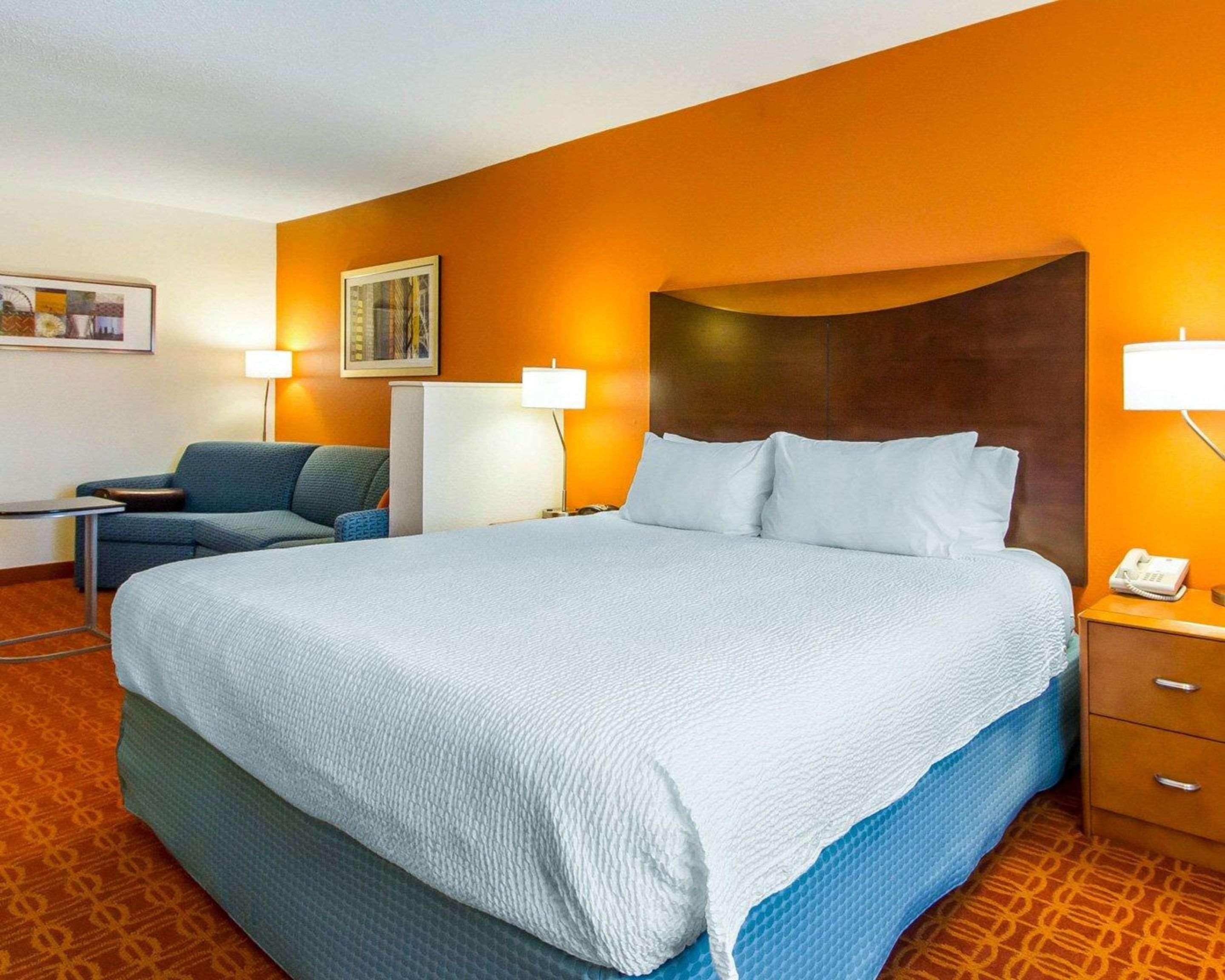 Quality Inn & Suites Keokuk North Exteriör bild
