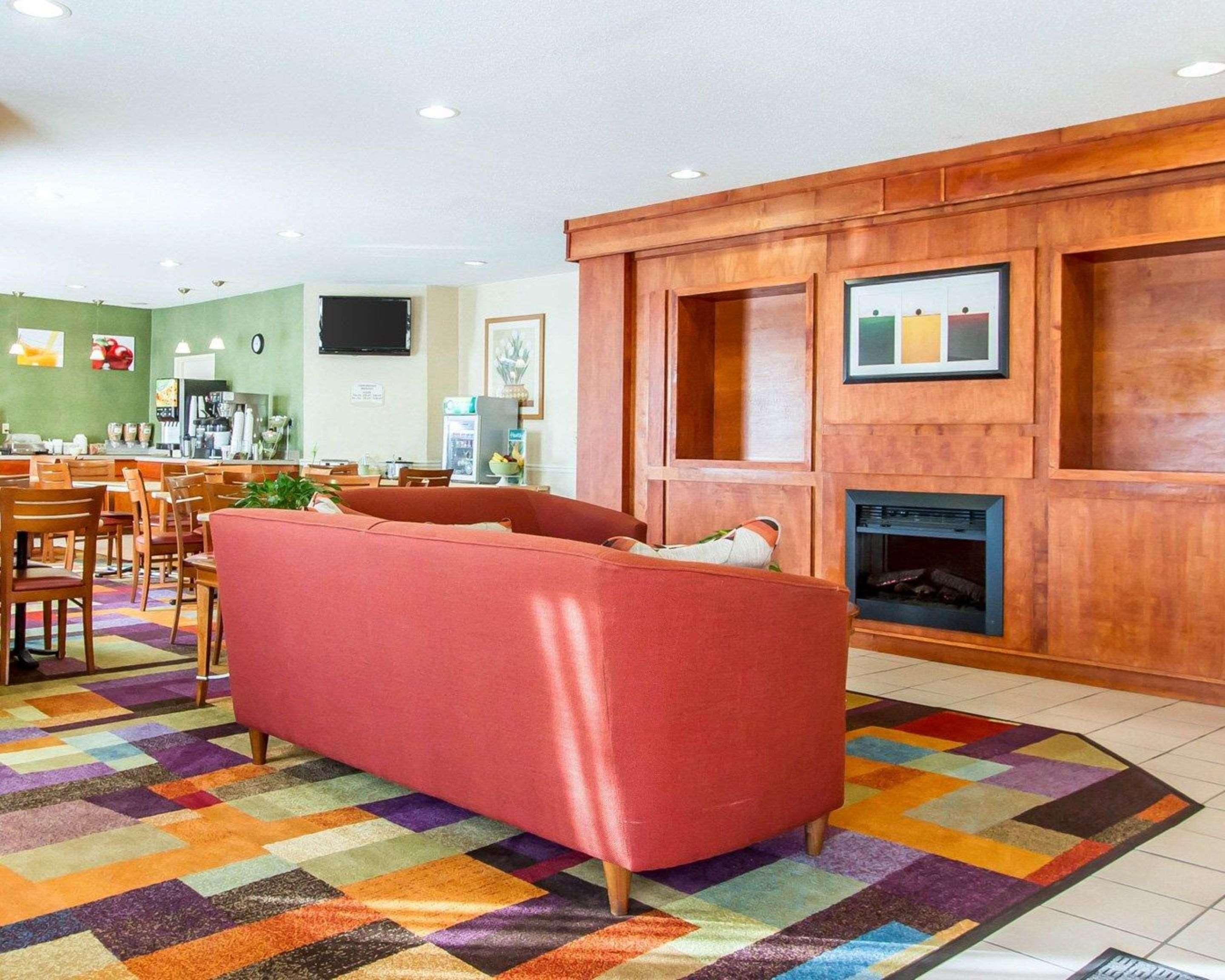 Quality Inn & Suites Keokuk North Exteriör bild