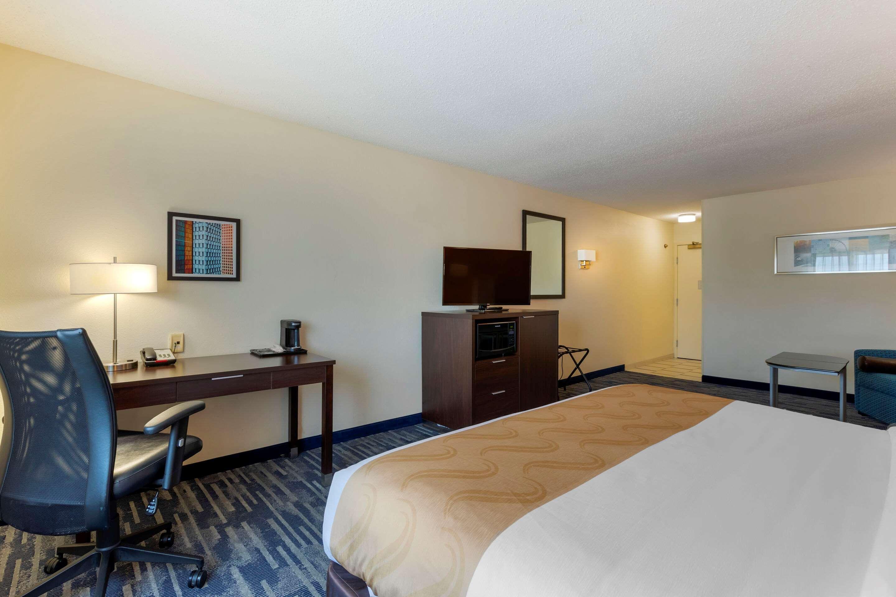 Quality Inn & Suites Keokuk North Exteriör bild