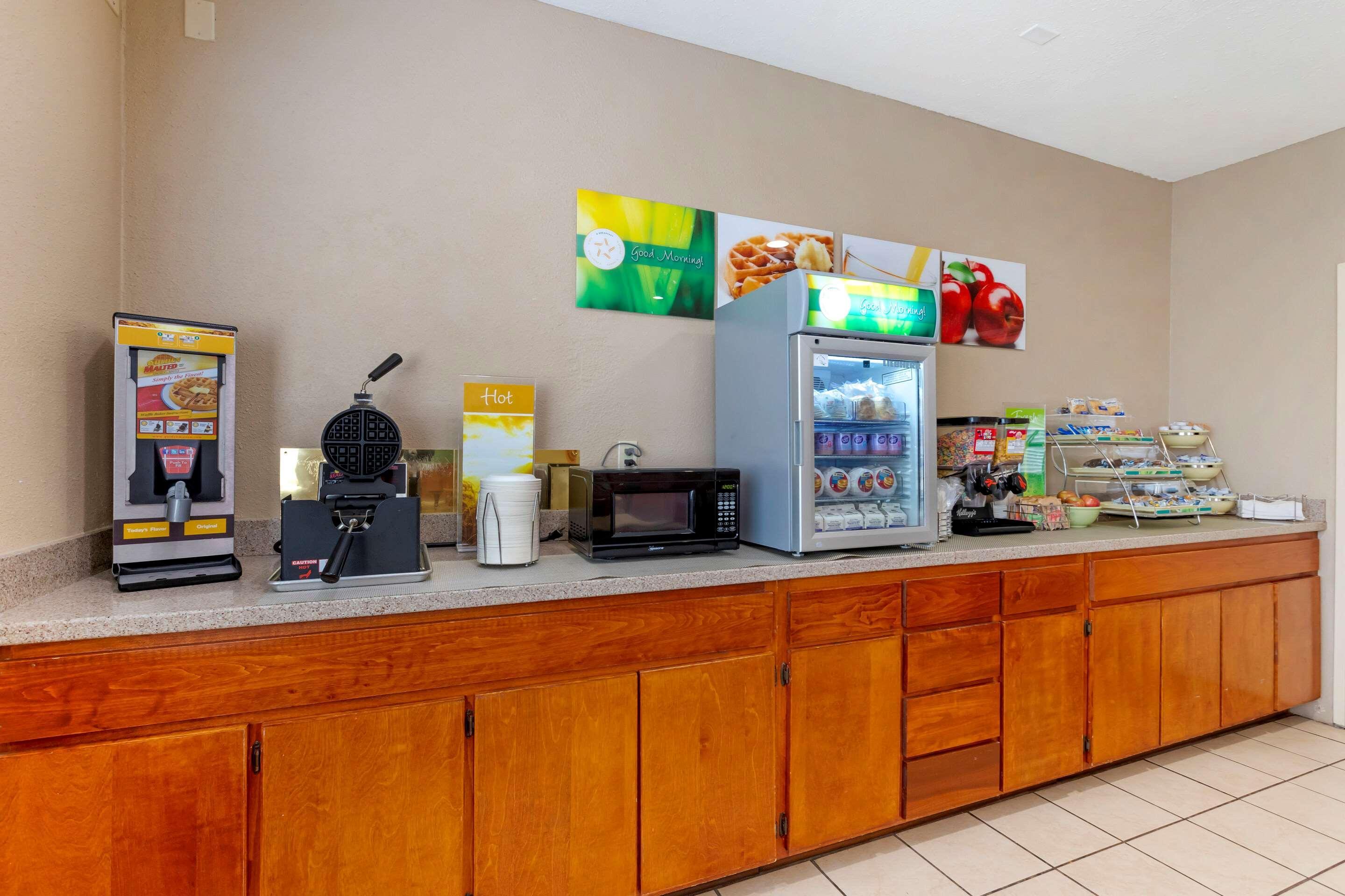 Quality Inn & Suites Keokuk North Exteriör bild