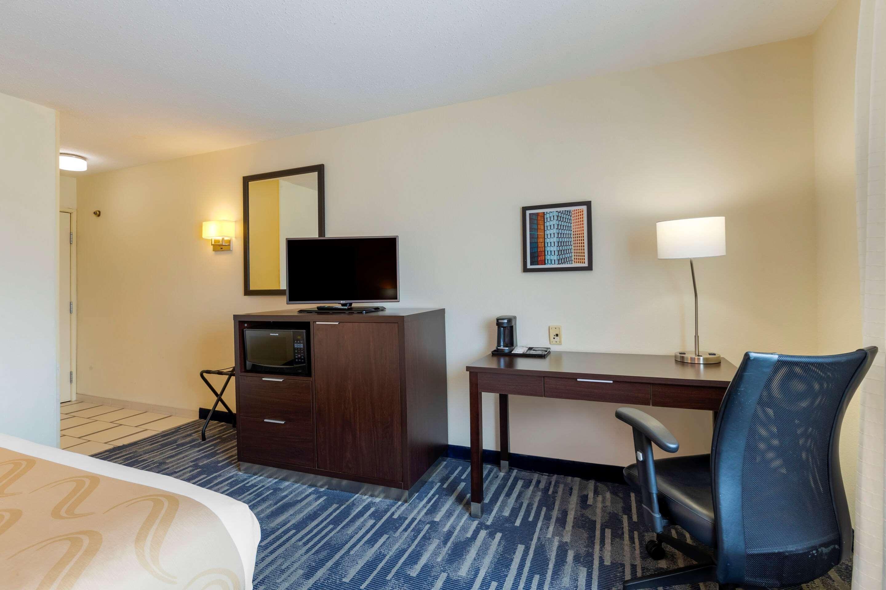 Quality Inn & Suites Keokuk North Exteriör bild