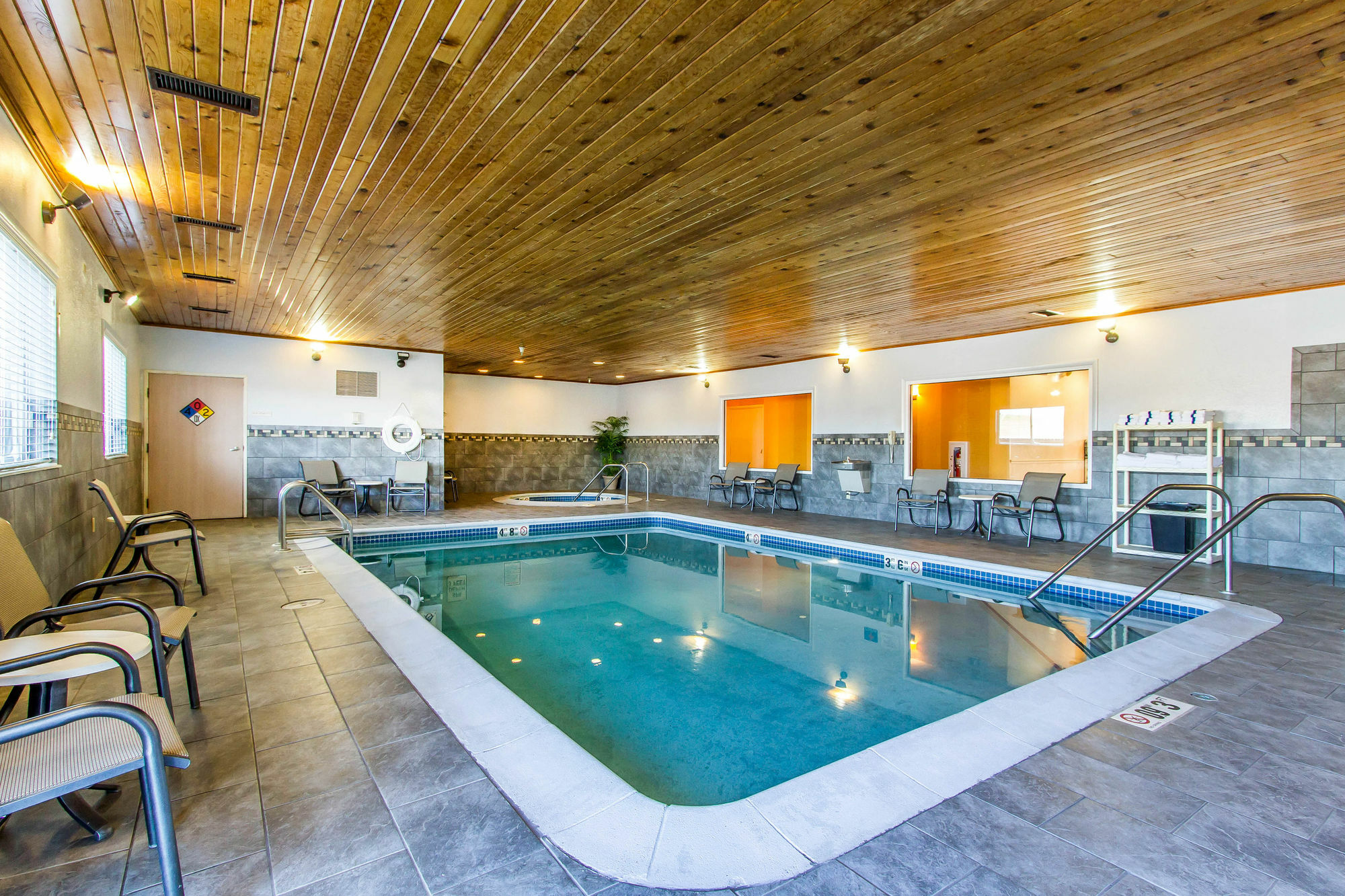 Quality Inn & Suites Keokuk North Exteriör bild